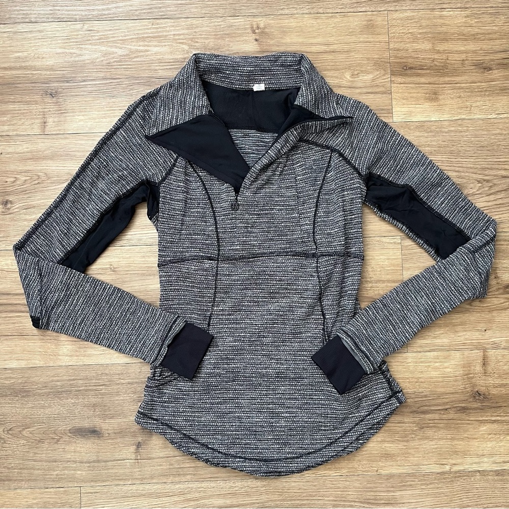 Lululemon Black Base Runner 1/2 Zip Pullover Women’s Size 2 Vented Black White